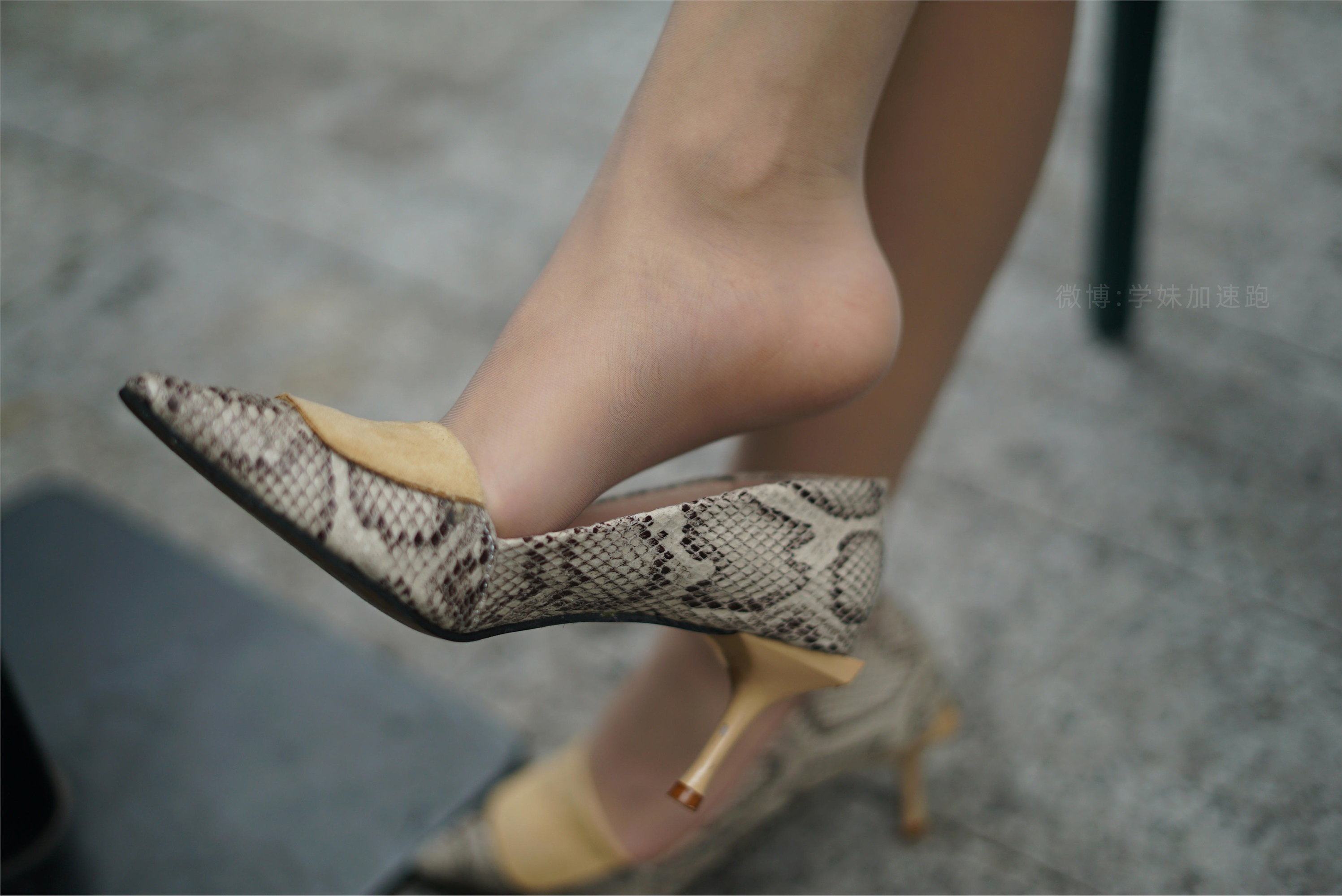 学妹加速跑 XM046《敏儿粉粉嫩嫩》